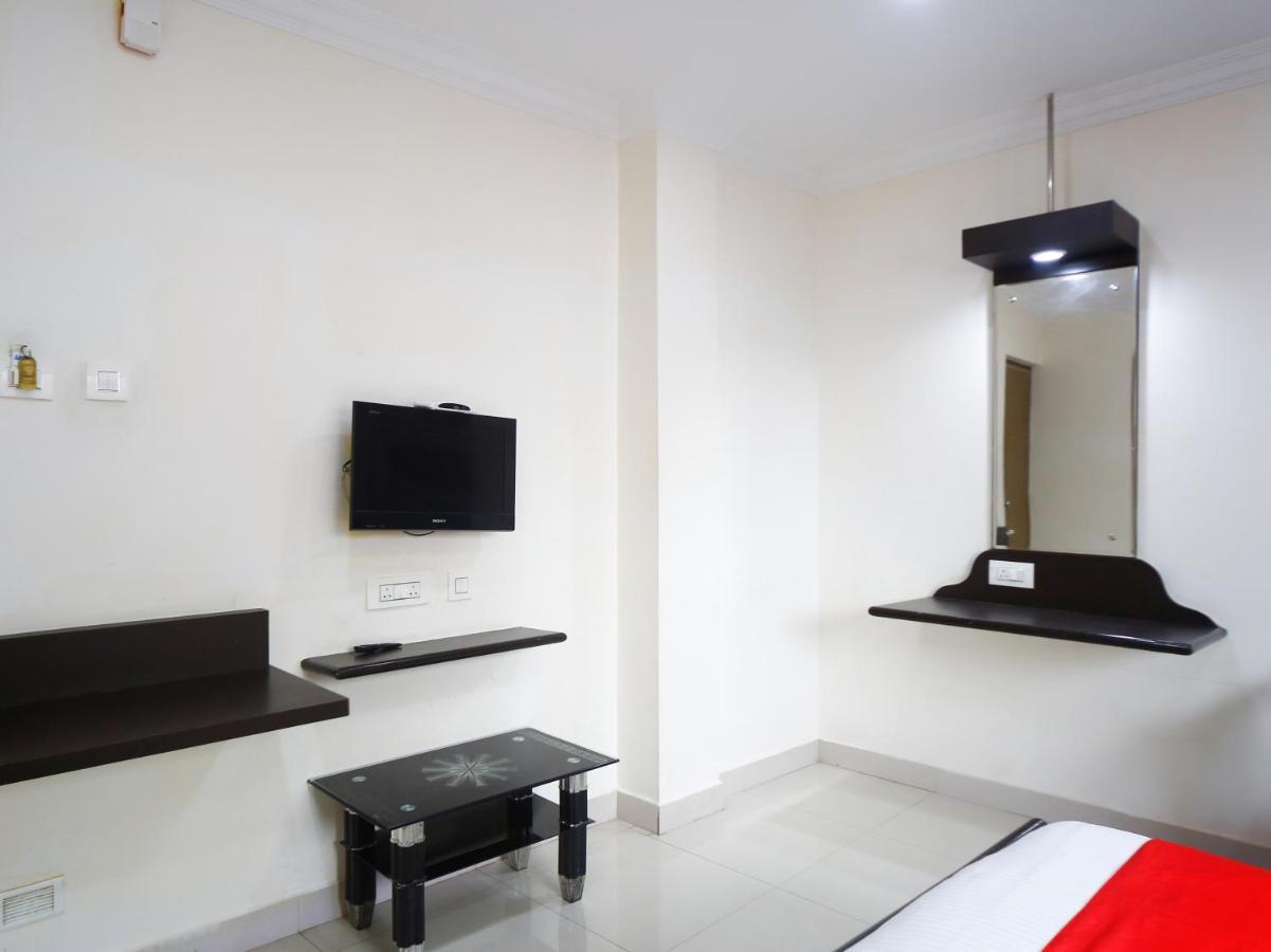 Madrasi Airport Hotel - Saibala شيناي المظهر الخارجي الصورة